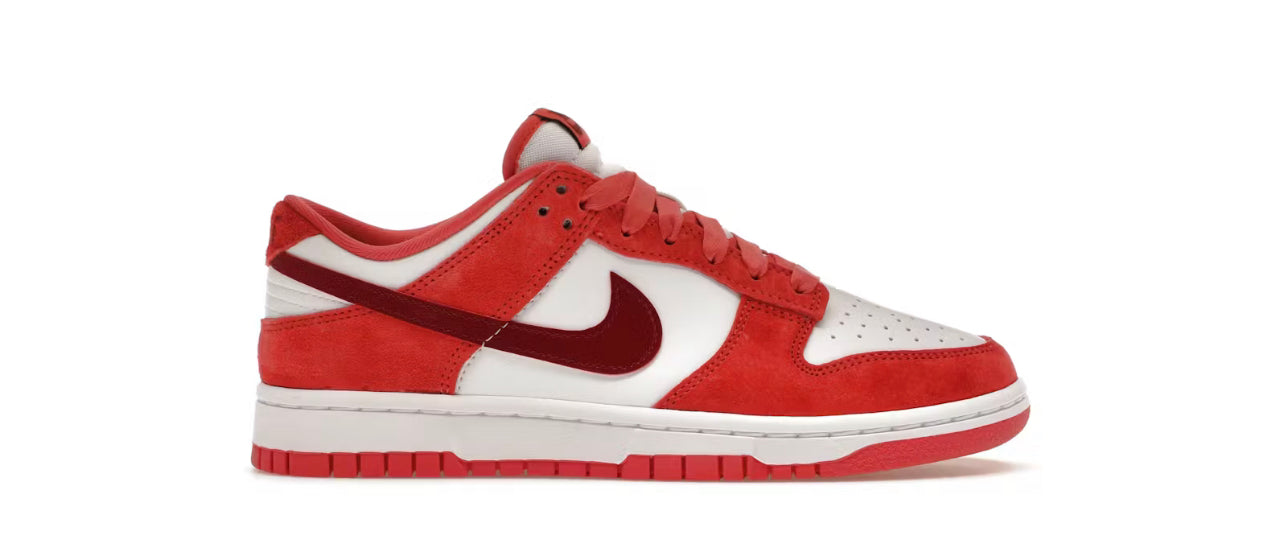 NIKE DUNK LOW VALENTINES DAY