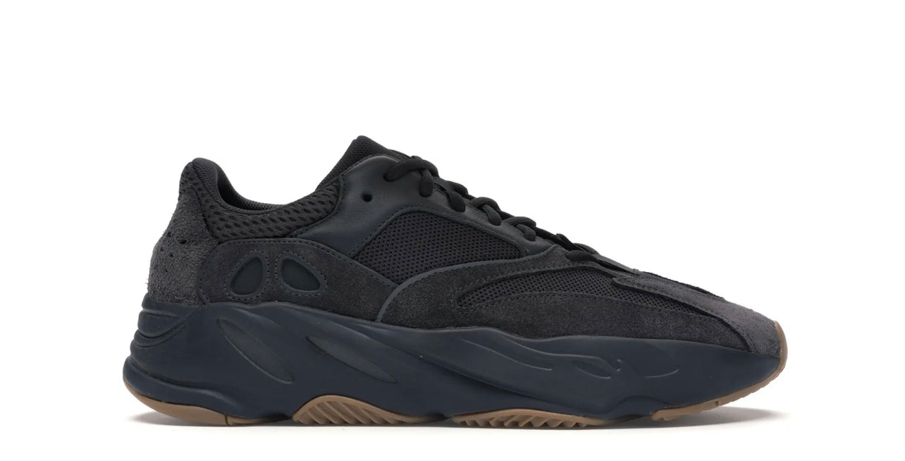 YEEZY 700 UTILITY BLACK